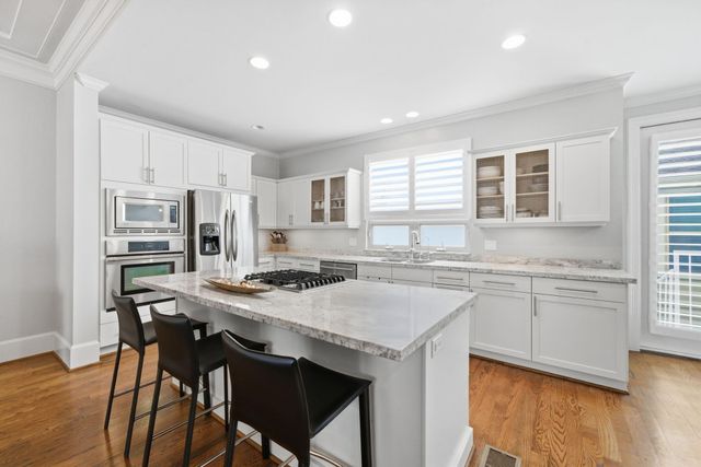 4915 Chenevert Street, Houston, TX 77004