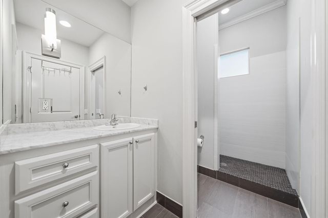 4915 Chenevert Street, Houston, TX 77004
