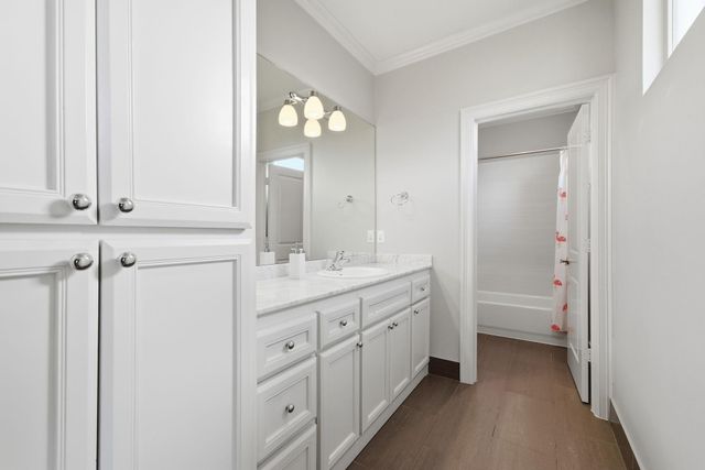 4915 Chenevert Street, Houston, TX 77004