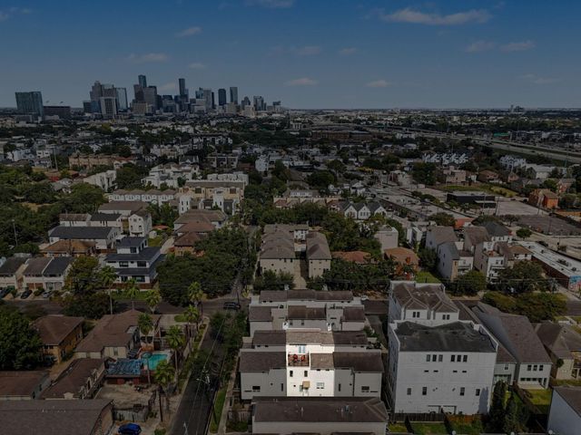 4915 Chenevert Street, Houston, TX 77004