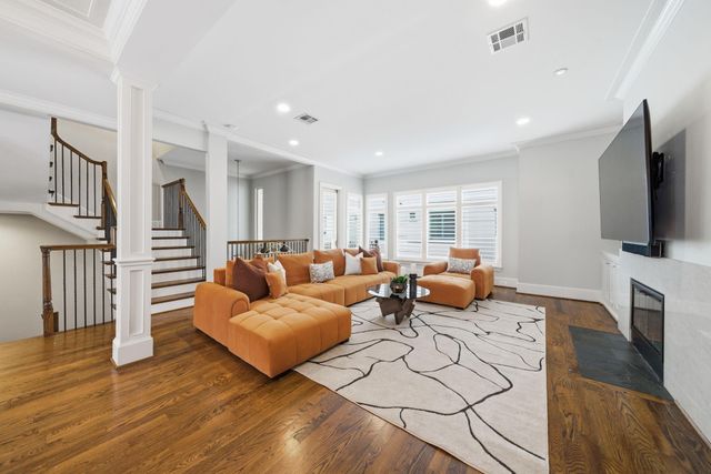 4915 Chenevert Street, Houston, TX 77004