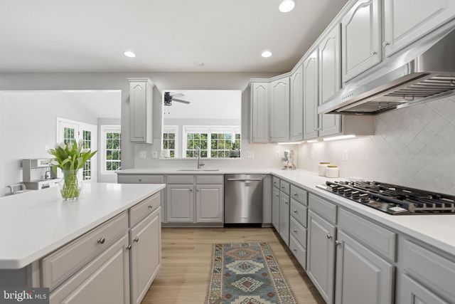 15137 GOLF VIEW DR, Haymarket, VA 20169