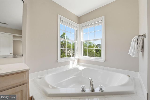 15137 GOLF VIEW DR, Haymarket, VA 20169