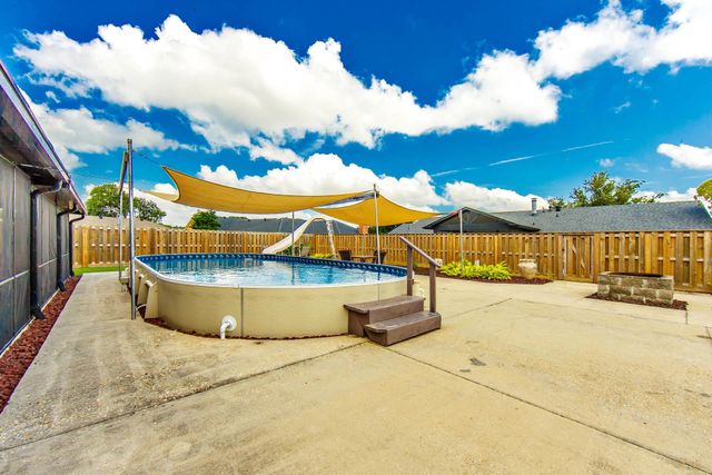 9 Summerfield Dr, Houma, LA 70360