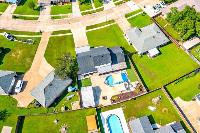 9 Summerfield Dr, Houma, LA 70360