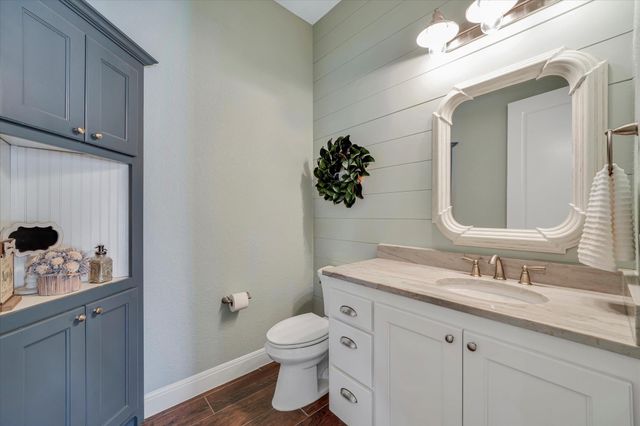 204 W BLANCO BEND DR, Wimberley, TX 78676