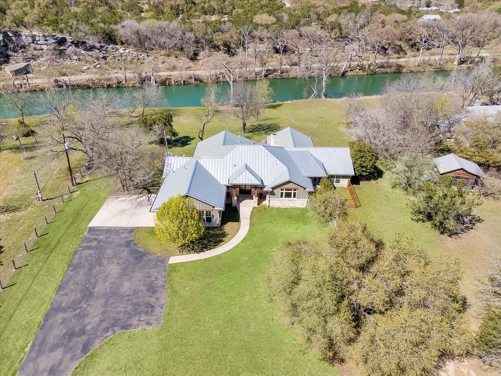 204 W BLANCO BEND DR, Wimberley, TX 78676