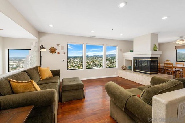 1216 Merritt Dr, El Cajon, CA 92020