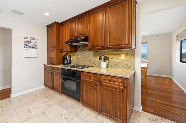 1216 Merritt Dr, El Cajon, CA 92020