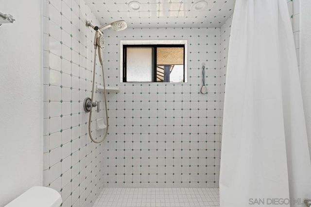 1216 Merritt Dr, El Cajon, CA 92020