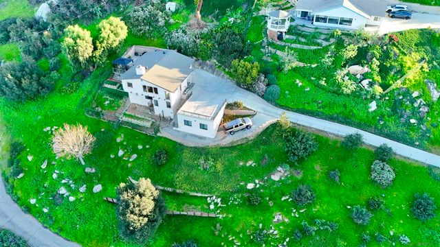 1216 Merritt Dr, El Cajon, CA 92020