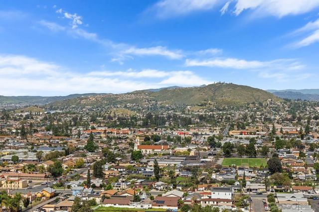 1216 Merritt Dr, El Cajon, CA 92020