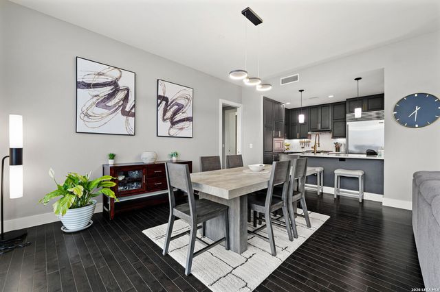610 E Market St Unit 2605, San Antonio, TX 78205