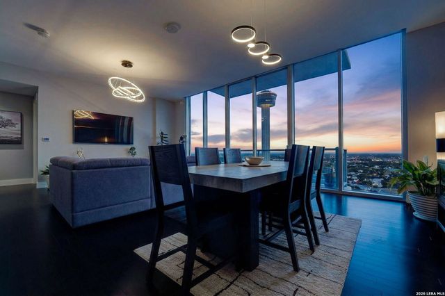 610 E Market St Unit 2605, San Antonio, TX 78205