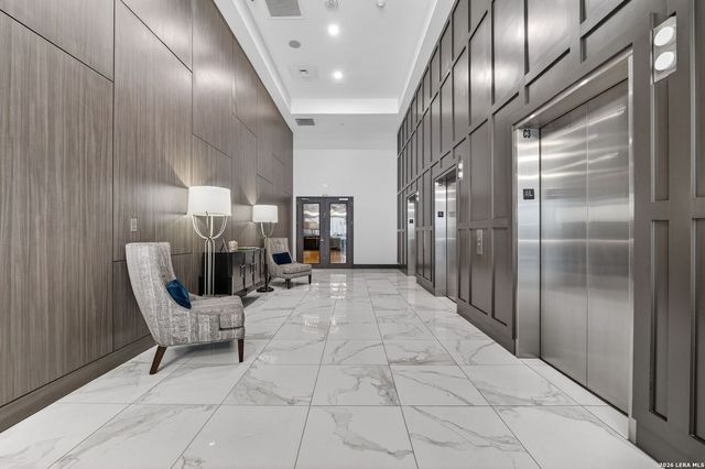 610 E Market St Unit 2605, San Antonio, TX 78205