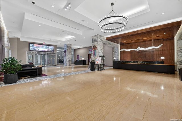 610 E Market St Unit 2605, San Antonio, TX 78205