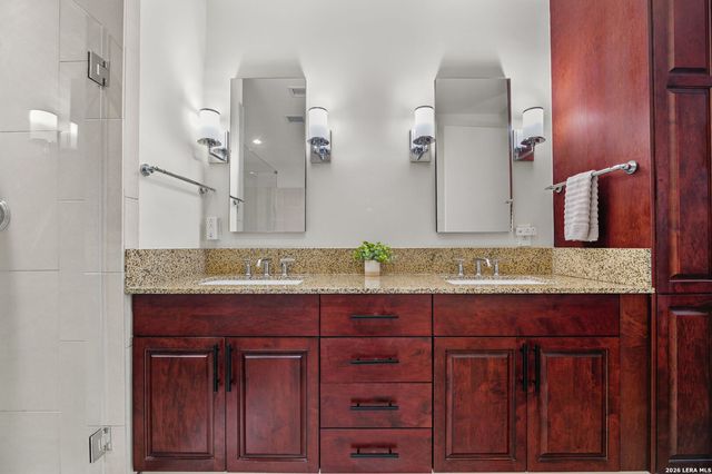 610 E Market St Unit 2605, San Antonio, TX 78205