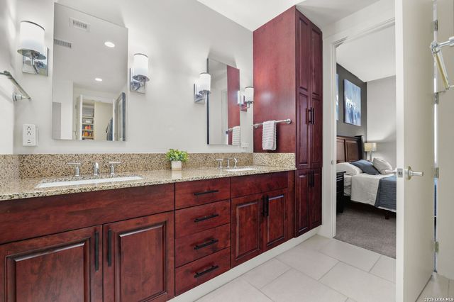 610 E Market St Unit 2605, San Antonio, TX 78205