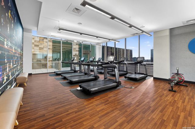 610 E Market St Unit 2605, San Antonio, TX 78205