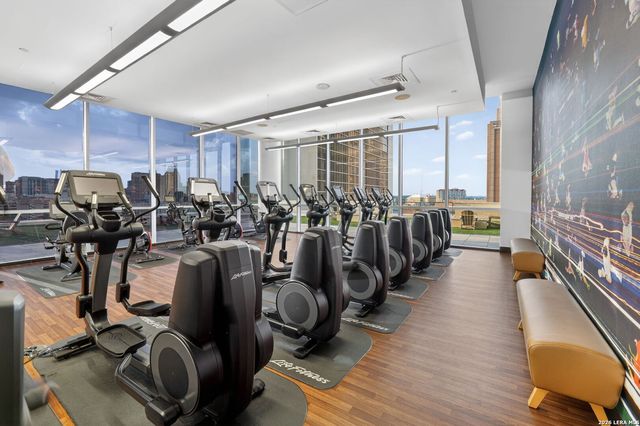 610 E Market St Unit 2605, San Antonio, TX 78205