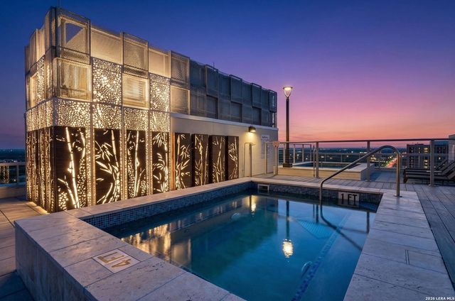 610 E Market St Unit 2605, San Antonio, TX 78205
