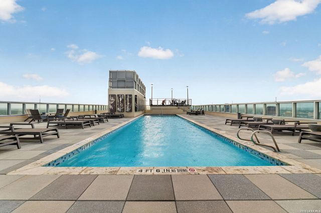 610 E Market St Unit 2605, San Antonio, TX 78205