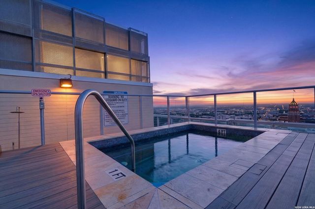 610 E Market St Unit 2605, San Antonio, TX 78205
