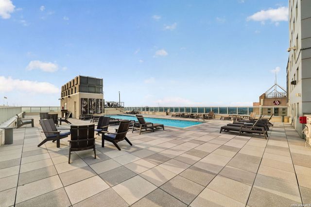 610 E Market St Unit 2605, San Antonio, TX 78205