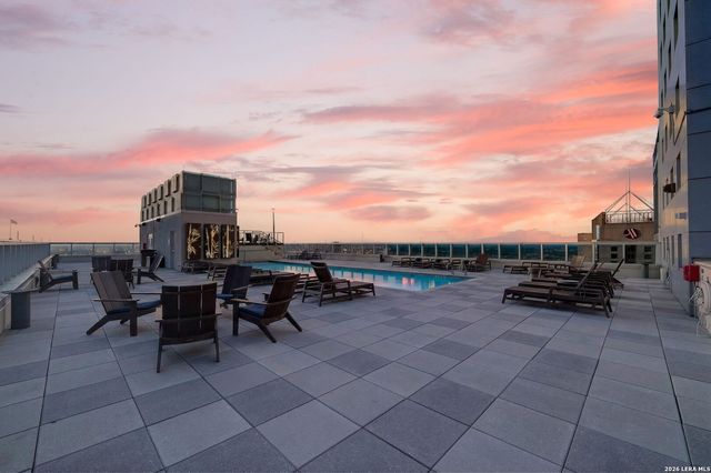 610 E Market St Unit 2605, San Antonio, TX 78205