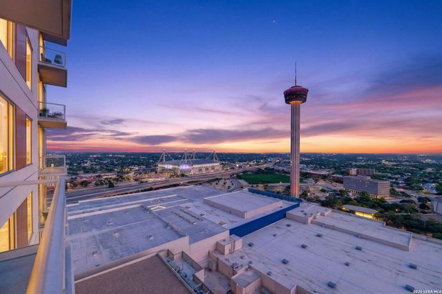 610 E Market St Unit 2605, San Antonio, TX 78205