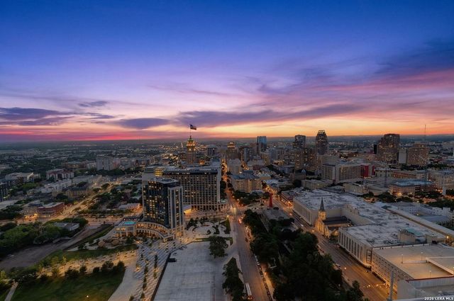 610 E Market St Unit 2605, San Antonio, TX 78205