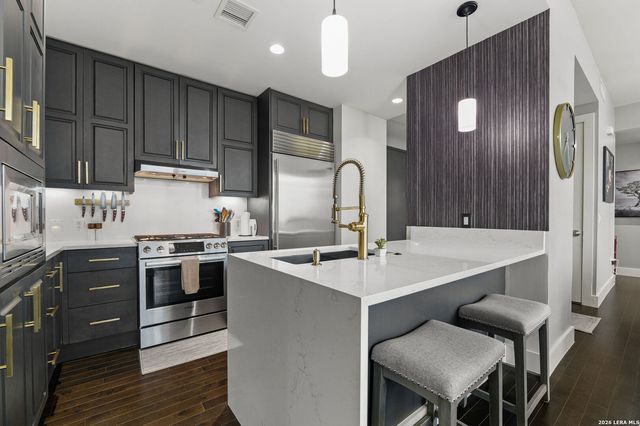 610 E Market St Unit 2605, San Antonio, TX 78205