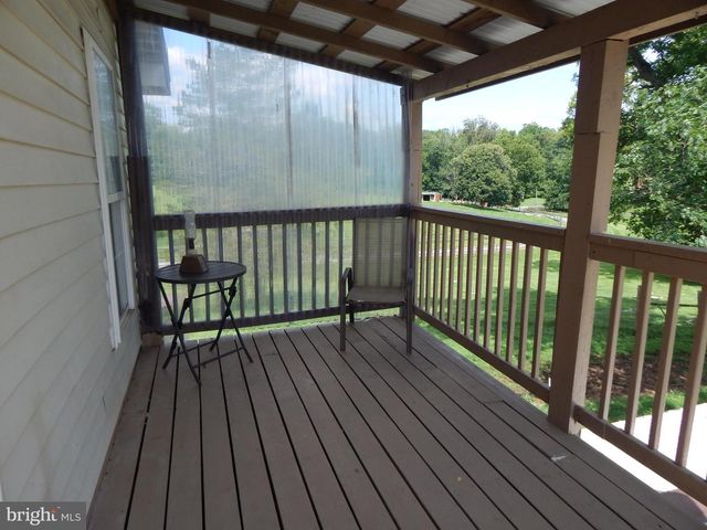 2553 WARM SPRINGS RD, Shenandoah Junction, WV 25442