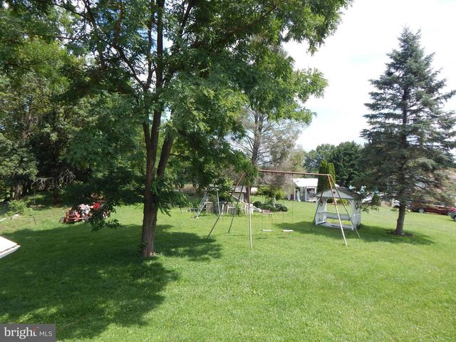 2553 WARM SPRINGS RD, Shenandoah Junction, WV 25442