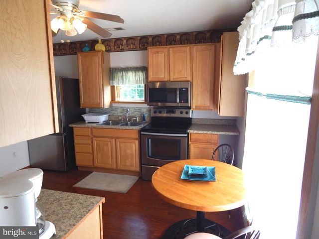 2553 WARM SPRINGS RD, Shenandoah Junction, WV 25442