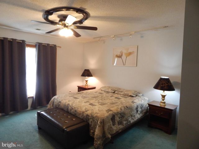 2553 WARM SPRINGS RD, Shenandoah Junction, WV 25442