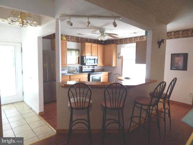 2553 WARM SPRINGS RD, Shenandoah Junction, WV 25442