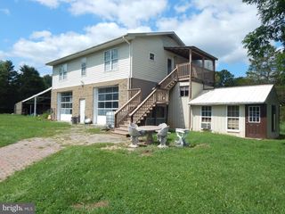 2553 WARM SPRINGS RD, Shenandoah Junction, WV 25442