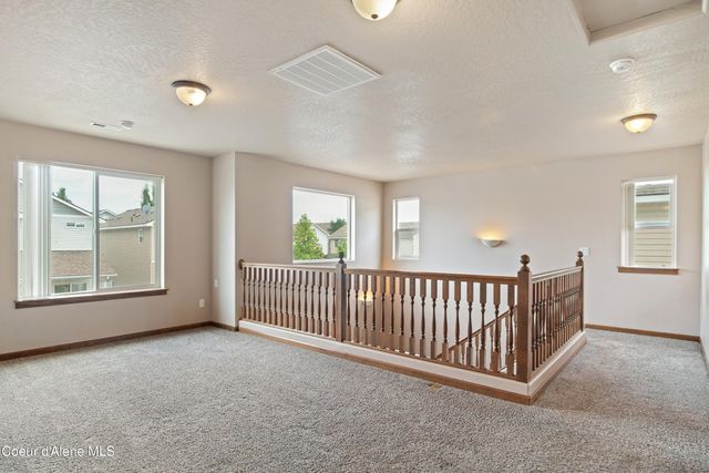 7833 N HILLIARD CT, Coeur D'alene, ID 83815