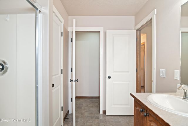 7833 N HILLIARD CT, Coeur D'alene, ID 83815