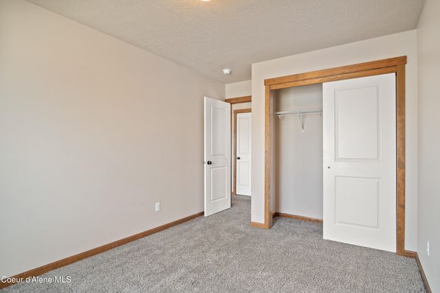 7833 N HILLIARD CT, Coeur D'alene, ID 83815