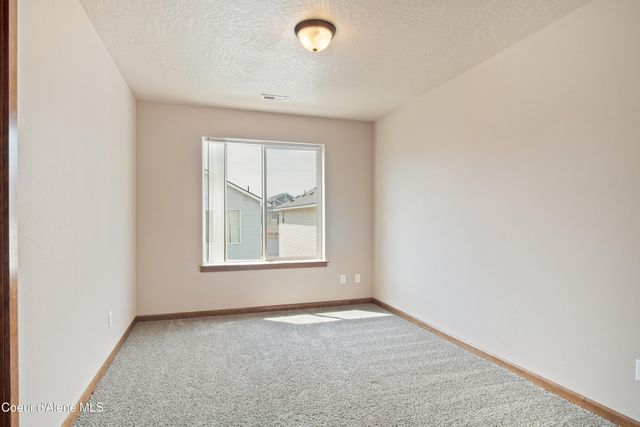 7833 N HILLIARD CT, Coeur D'alene, ID 83815