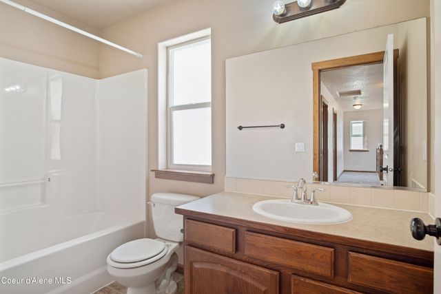 7833 N HILLIARD CT, Coeur D'alene, ID 83815