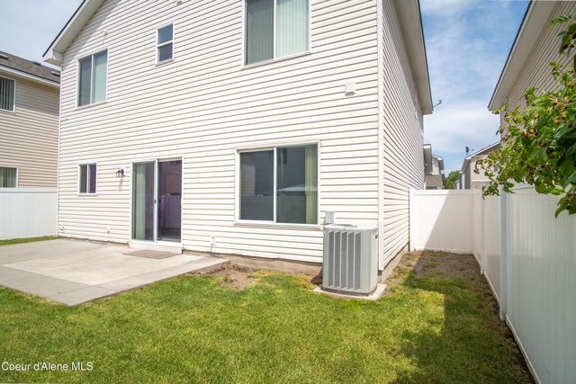 7833 N HILLIARD CT, Coeur D'alene, ID 83815