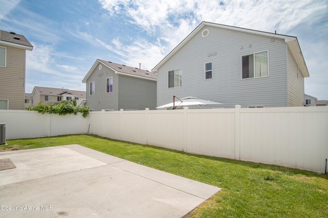 7833 N HILLIARD CT, Coeur D'alene, ID 83815