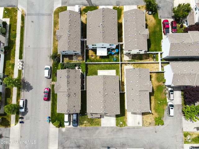 7833 N HILLIARD CT, Coeur D'alene, ID 83815