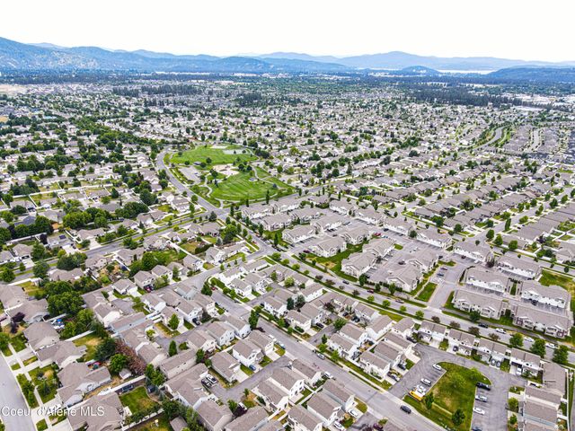 7833 N HILLIARD CT, Coeur D'alene, ID 83815