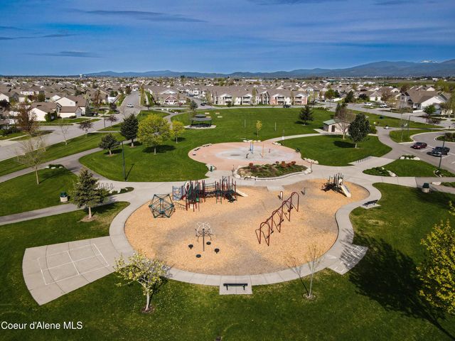 7833 N HILLIARD CT, Coeur D'alene, ID 83815