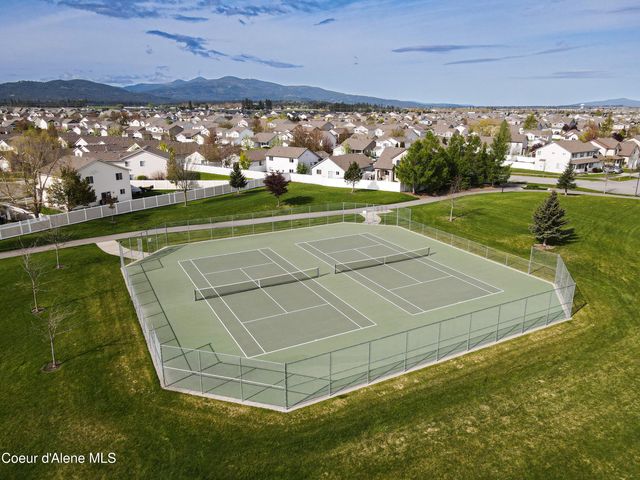 7833 N HILLIARD CT, Coeur D'alene, ID 83815