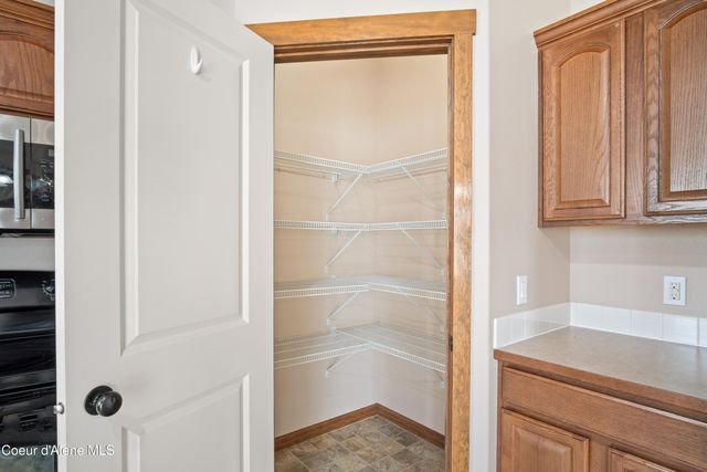 7833 N HILLIARD CT, Coeur D'alene, ID 83815